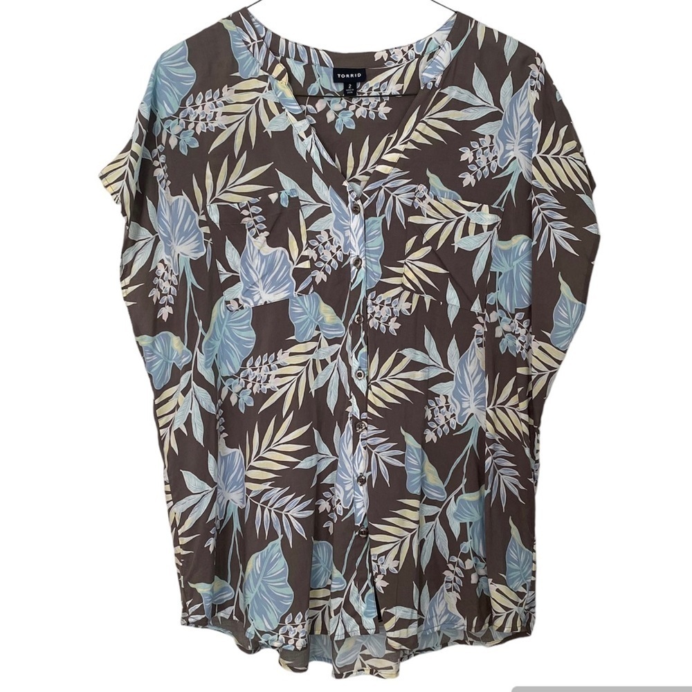 Torrid Shirt Aqua and Taupe 100% Rayon Short Sleeved Top V-neck Button Up Sz 2X